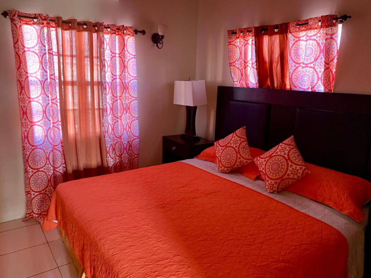Connie's Comfort Suites St. John's Extérieur photo