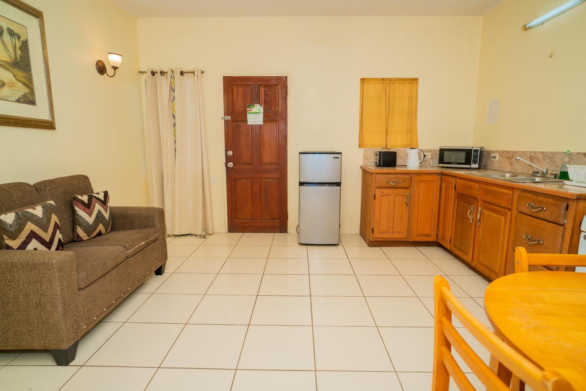 Connie's Comfort Suites St. John's Extérieur photo