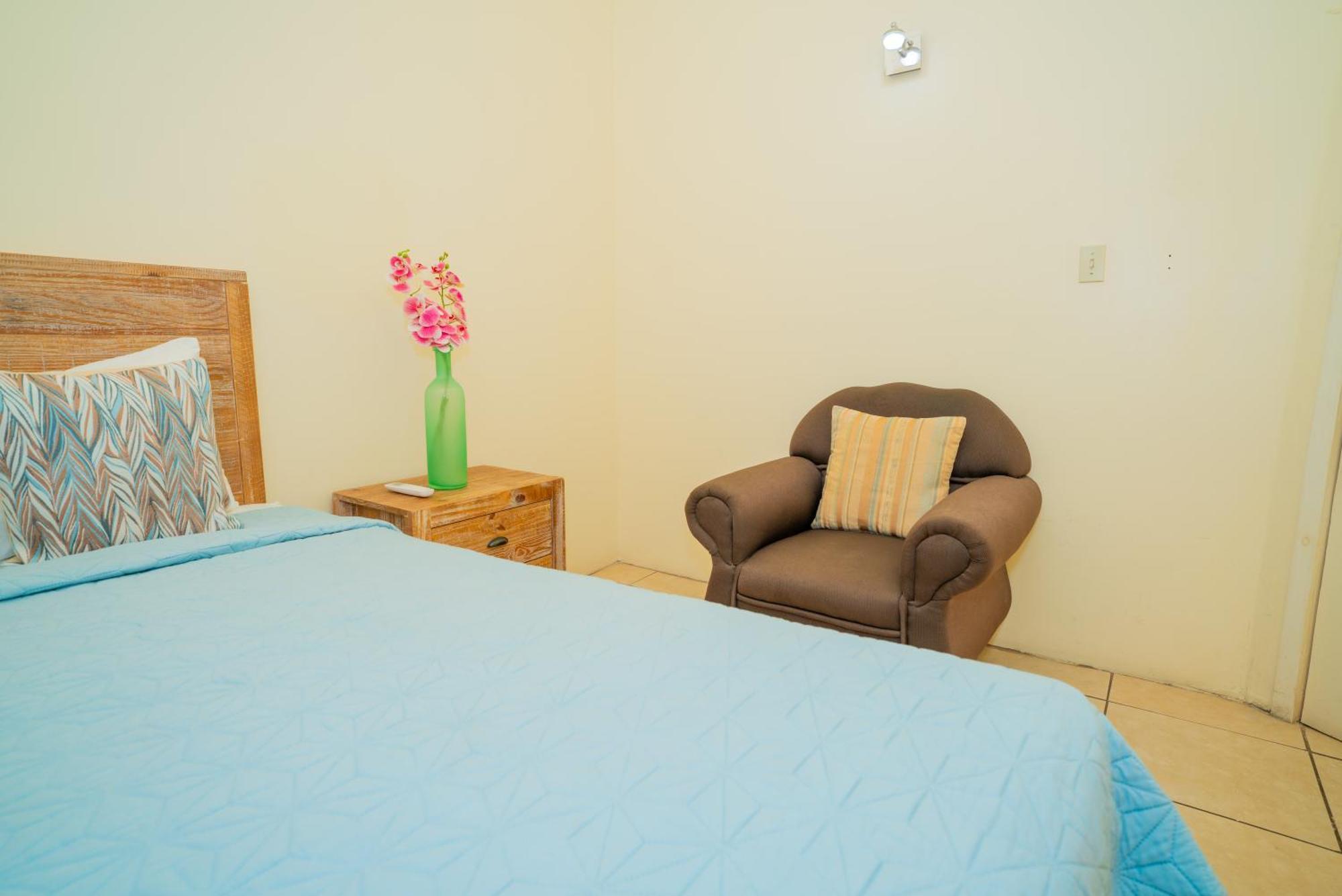 Connie's Comfort Suites St. John's Extérieur photo