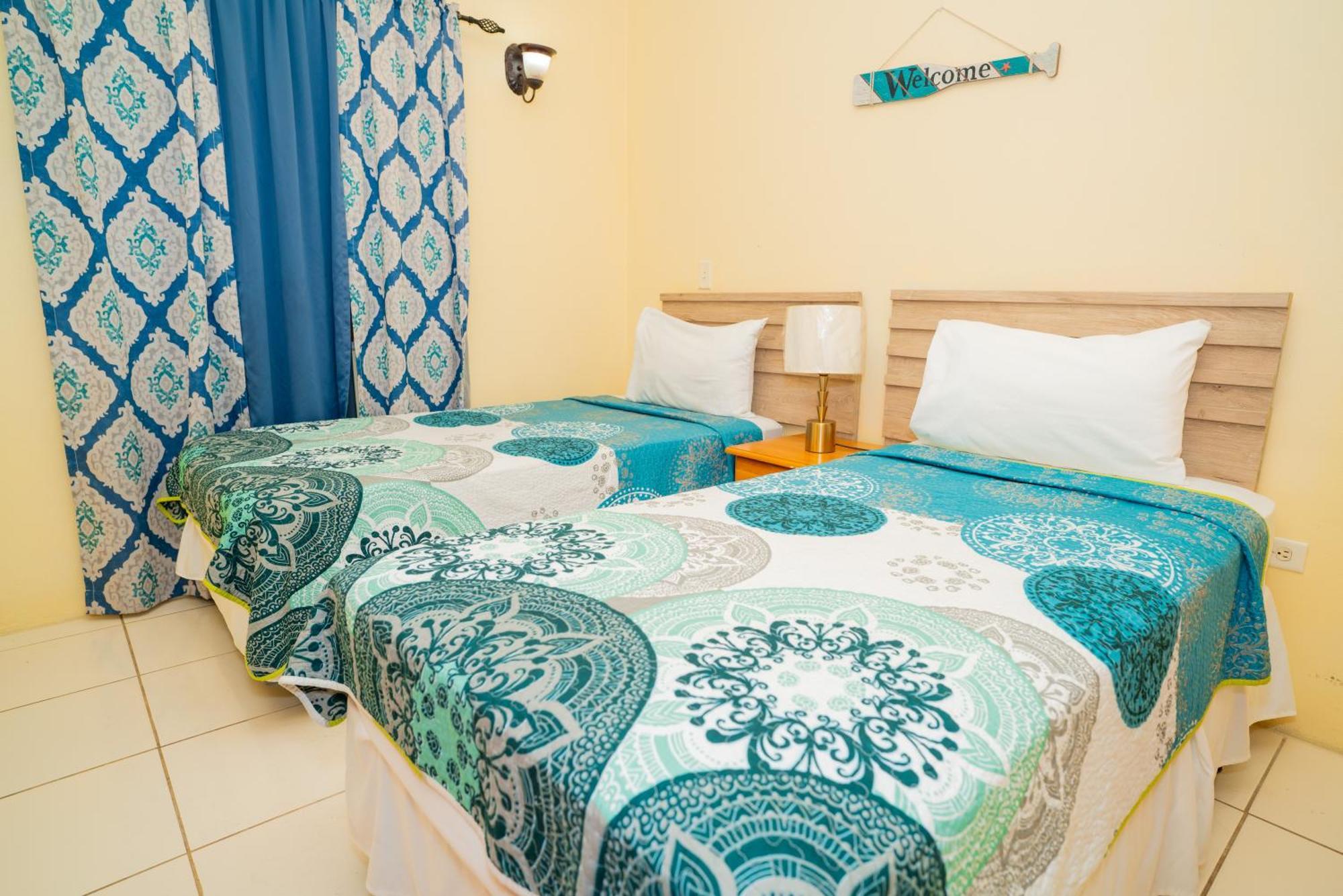 Connie's Comfort Suites St. John's Extérieur photo