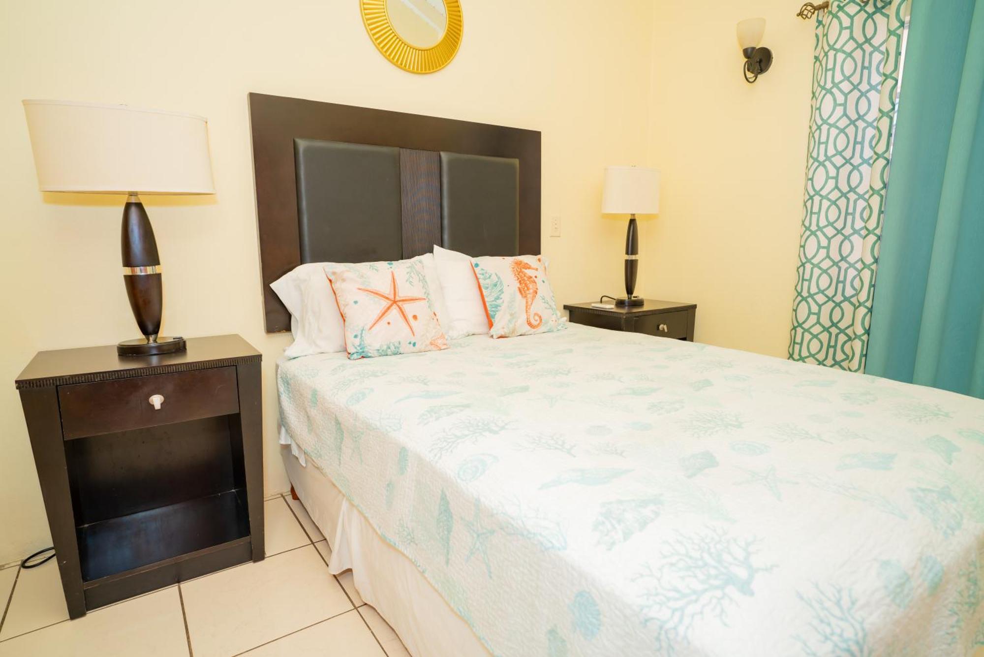 Connie's Comfort Suites St. John's Extérieur photo