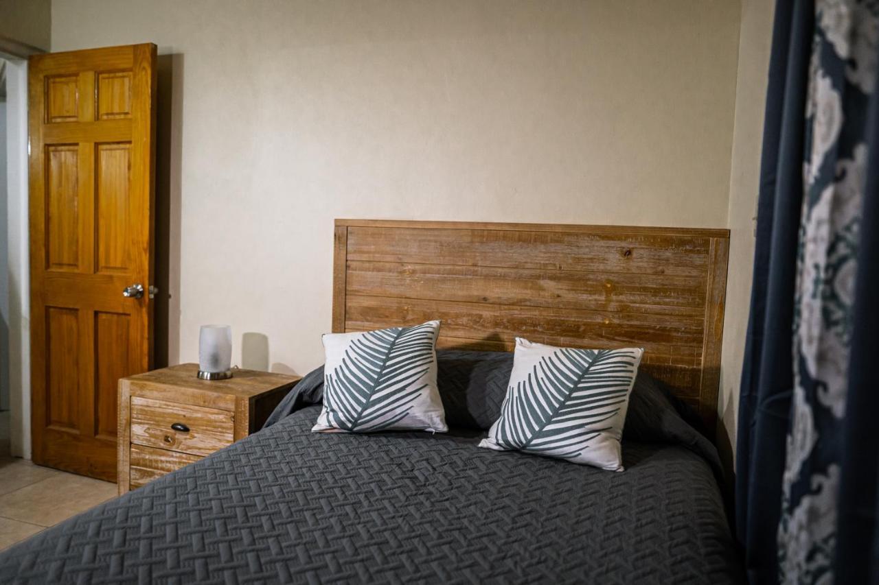 Connie's Comfort Suites St. John's Extérieur photo